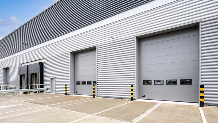 Industrijska segmentna vrata i hale